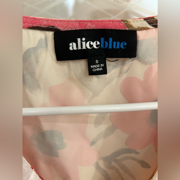 Alice Blue Ruffled Blouse🌺 - Picture 3 of 6